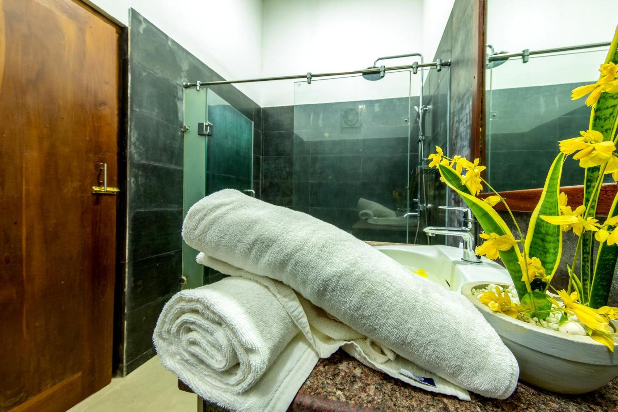 Owinmo Hotel & Reception Hall 갈레 외부 사진